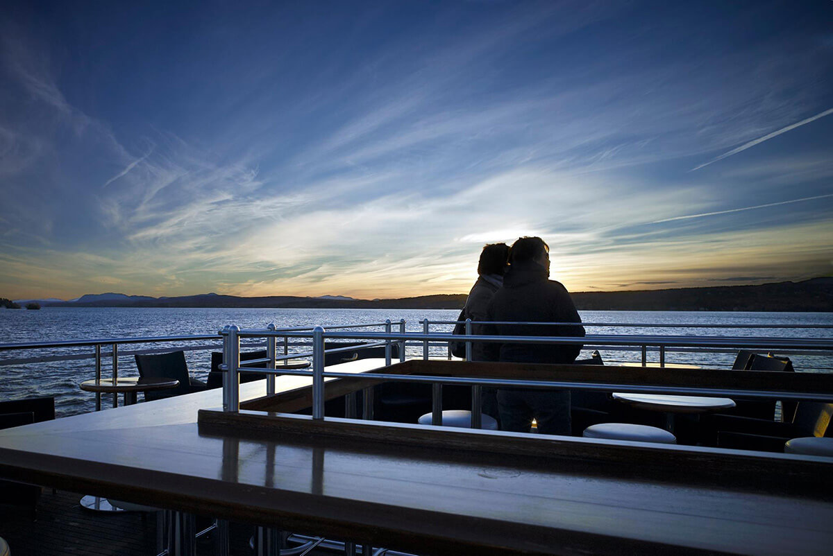 dinner cruise on lake memphremagog